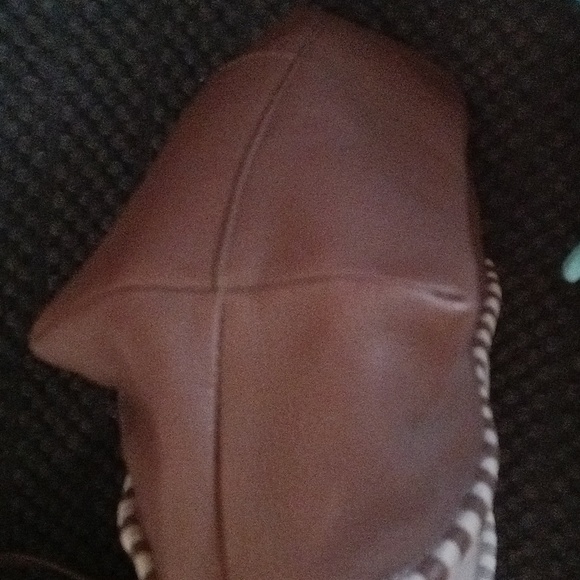 Vince Camuto leather Tote NWT❤️❤️ - Picture 4 of 16